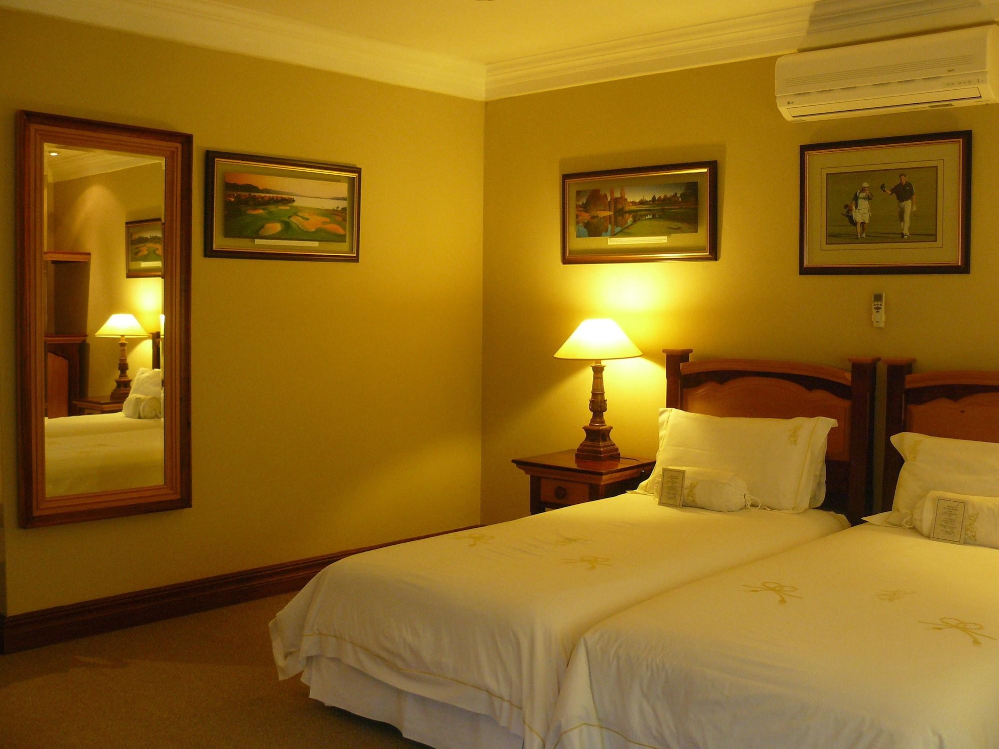 The Woodpecker Inn Pretoria-Noord Exteriör bild