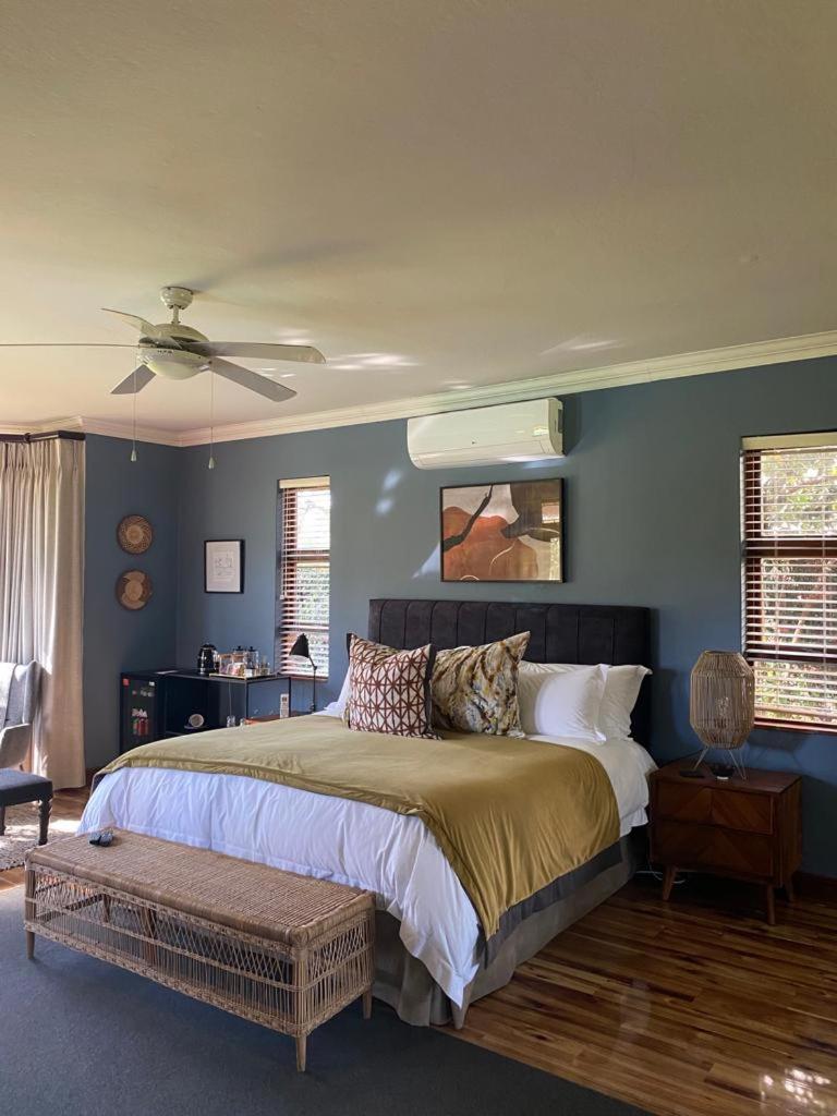 The Woodpecker Inn Pretoria-Noord Exteriör bild