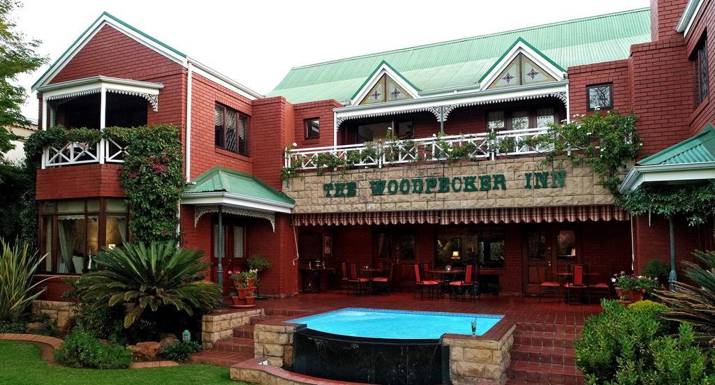 The Woodpecker Inn Pretoria-Noord Exteriör bild