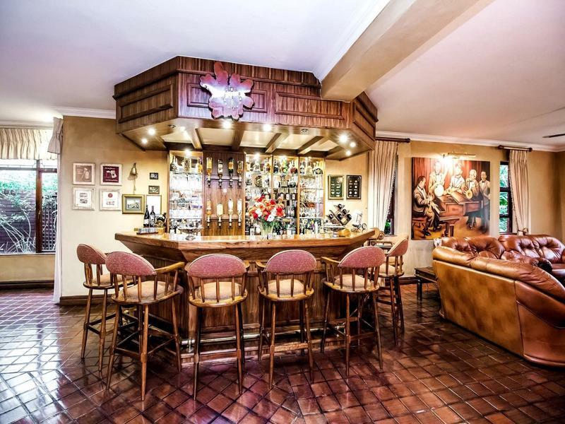 The Woodpecker Inn Pretoria-Noord Exteriör bild