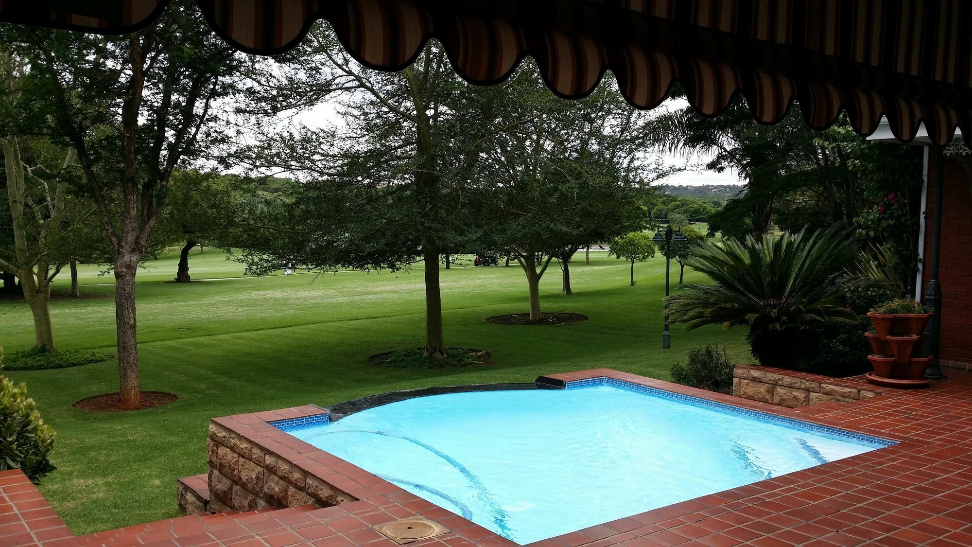 The Woodpecker Inn Pretoria-Noord Exteriör bild